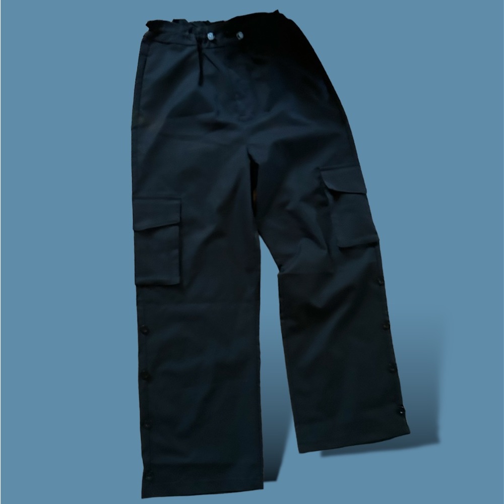 Black wide leg cargo pants. Elastic Waste